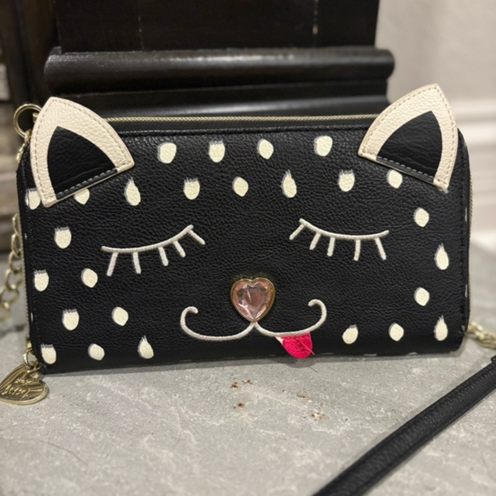 Betsy Johnson Black White Polka Dot Cat Wallet Wristlet‎ Crossbody Heart Nose